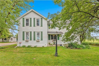 /international/us/927-140th-street-roberts-wi-110101114768/