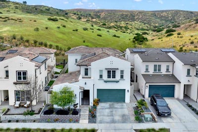 /international/us/9108-w-bluff-santee-ca-110106959341/