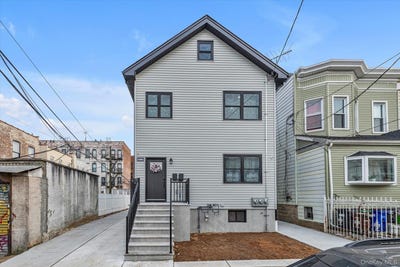 /international/us/9214-88th-avenue-woodhaven-ny-110104546725/
