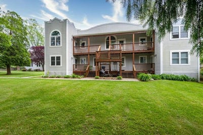 /international/us/7374-north-shore-drive-south-haven-mi-110108171799/