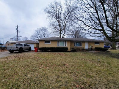 /international/us/1210-1212-julie-drive-champaign-il-110106766780/
