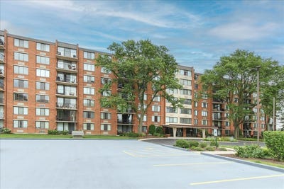 /international/us/2000-saint-regis-drive-lombard-il-110109061911/