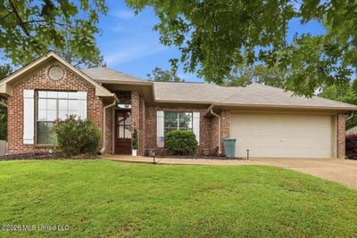 /international/us/326-fairview-drive-brandon-ms-110108813278/