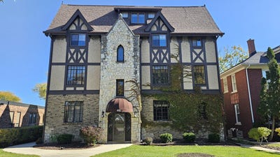 /international/us/410-n-raynor-avenue-joliet-il-110107732107/
