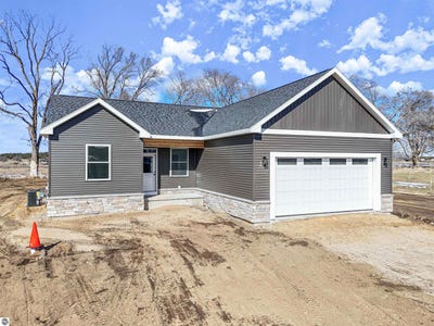 /international/us/1144-magnolia-drive-traverse-city-mi-110108723154/