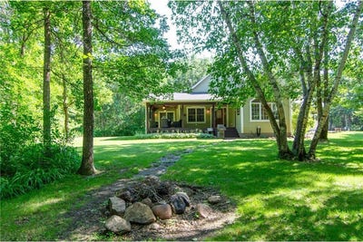 /international/us/1069-134th-street-sw-sylvan-twp-mn-110100510151/