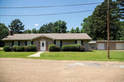 /international/us/509-pledger-fordyce-ar-110107843600/