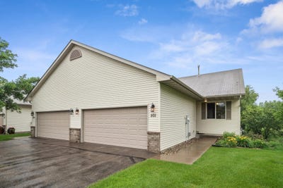 /international/us/501-meadow-lane-norwood-young-america-mn-110100553763/