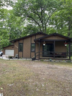 /international/us/914-s-foster-road-au-gres-mi-110100194699/