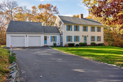 /international/us/14-village-drive-east-sandwich-ma-110103472324/