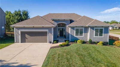 /international/us/19392-w-210th-street-spring-hill-ks-110100965191/