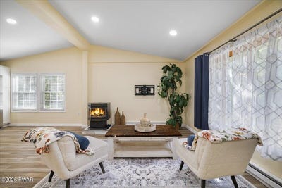 /international/us/86-windsor-road-hawley-pa-110120413660/