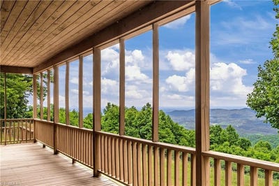 /international/us/576-lake-vista-drive-glade-valley-nc-110108794358/