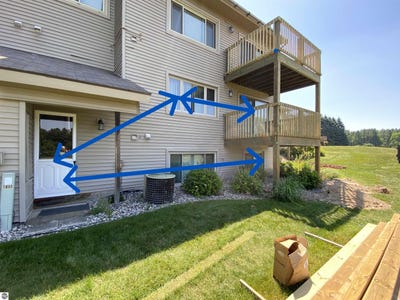 /international/us/2679-green-meadows-drive-traverse-city-mi-110099896267/