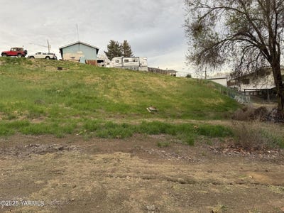 /international/us/1000-ann-ave-sunnyside-wa-110098623516/