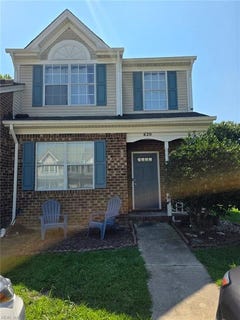 /international/us/620-s-lake-circle-chesapeake-va-110101189286/