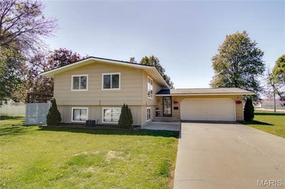 /international/us/128-rosewood-drive-jerseyville-il-110107885065/