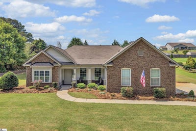 /international/us/63-scotts-bluff-drive-simpsonville-sc-110110229156/