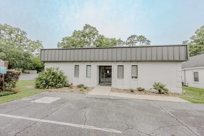 /international/us/421-e-jackson-st-thomasville-ga-110108441507/