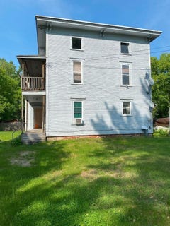 /international/us/2-arlington-street-essex-junction-vt-110106978130/