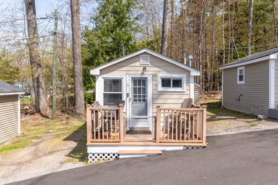 /international/us/277-weirs-boulevard-laconia-nh-110107928358/