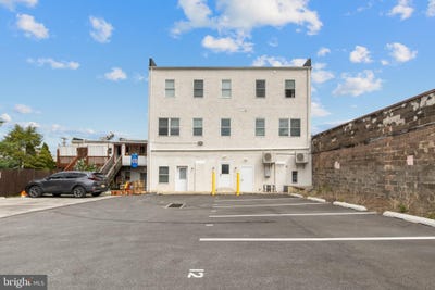 /international/us/322-bridge-street-phoenixville-pa-110100746255/