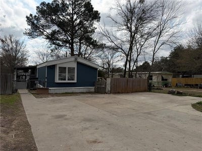 /international/us/2207-emerald-drive-bryan-tx-110108628223/