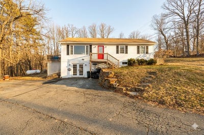 /international/us/1571-dairy-hill-road-royalton-vt-110107211212/