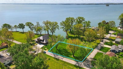 /international/us/3044-shore-drive-celina-oh-110099445678/