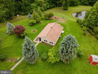 /international/us/5861-vine-lane-linden-va-110099874923/