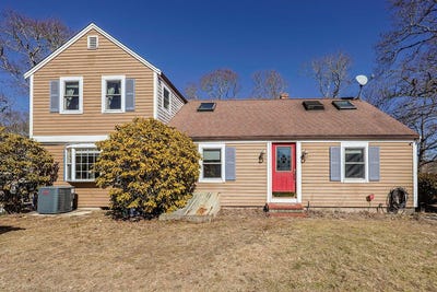 /international/us/20-sunset-ter-hyannis-ma-110099455314/