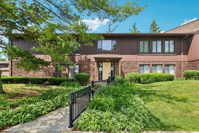 /international/us/1320-cass-lane-w-westmont-il-110109230760/