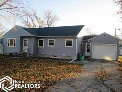 /international/us/308-s-3rd-street-klemme-ia-110102215134/