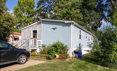/international/us/26-burns-road-north-brunswick-nj-110109658717/