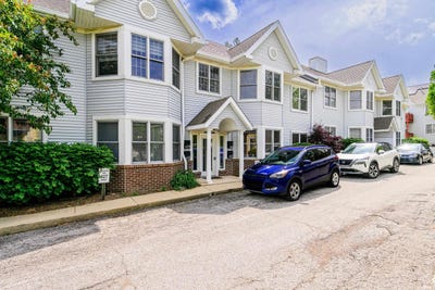 /international/us/429-s-madison-street-bloomington-in-110107983562/