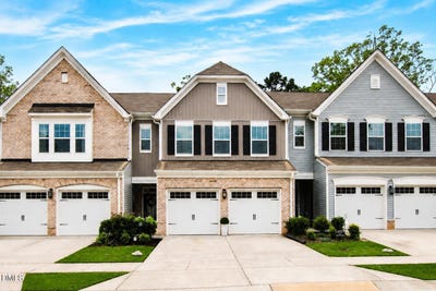/international/us/594-historic-drive-hillsborough-nc-110108300795/