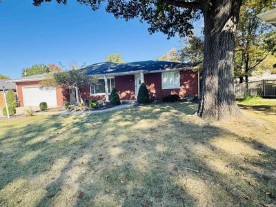/international/us/1302-n-briar-road-muncie-in-110120688428/
