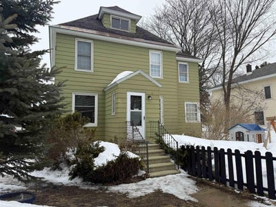/international/us/322-w-superior-street-munising-mi-110106754740/