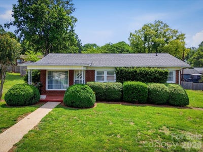 /international/us/132-starmount-circle-morganton-nc-110108473648/