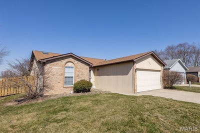 /international/us/425-eagle-terrace-drive-o-fallon-il-110101054454/