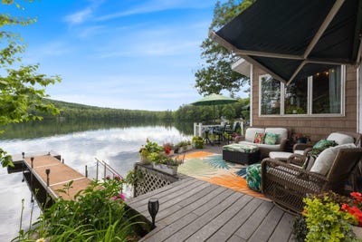 /international/us/65-road-between-the-ponds-parsonsfield-me-110108817795/