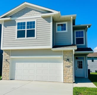 /international/us/5420-153rd-street-urbandale-ia-110102361144/