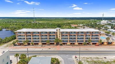 /international/us/2202-hwy-98-mexico-beach-fl-110108334226/