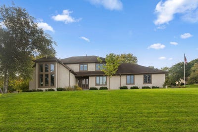 /international/us/525-sycamore-circle-plymouth-mn-110119969431/