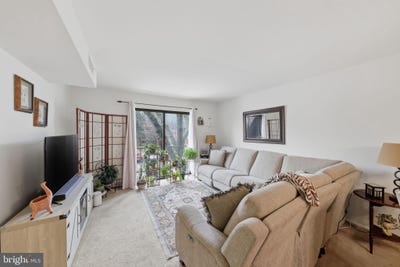 /international/us/832b-putnam-boulevard-wallingford-pa-110106353927/