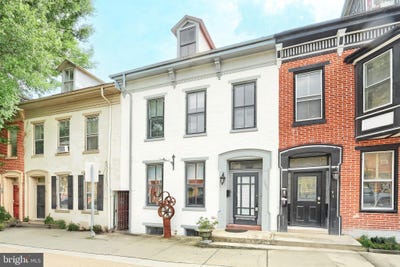 /international/us/252-w-philadelphia-street-york-pa-110101422368/?lang=en