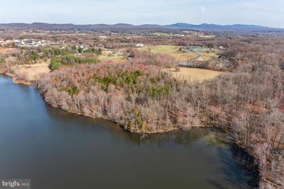 /international/us/riley-road-warrenton-va-110108440298/
