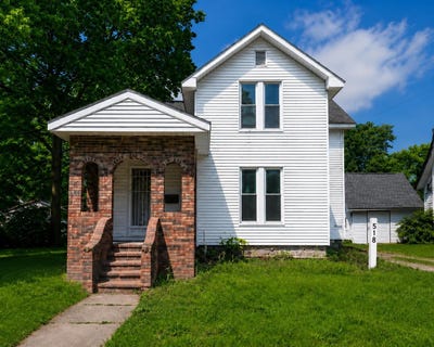 /international/us/518-walnut-street-three-rivers-mi-110108339293/