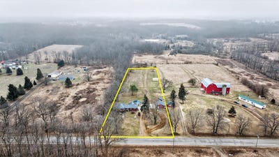 /international/us/3465-e-bacon-road-hillsdale-mi-110106253319/