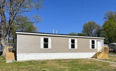 /international/us/4809-w-windsor-rd-champaign-il-110101260079/